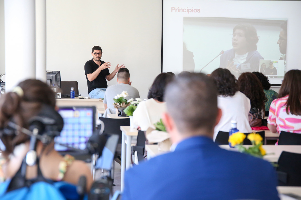 Clausura del Curso de Especialista en Comunicación Aumentativa y Alternativa de la UCLM. Imagen cedida por la entidad.