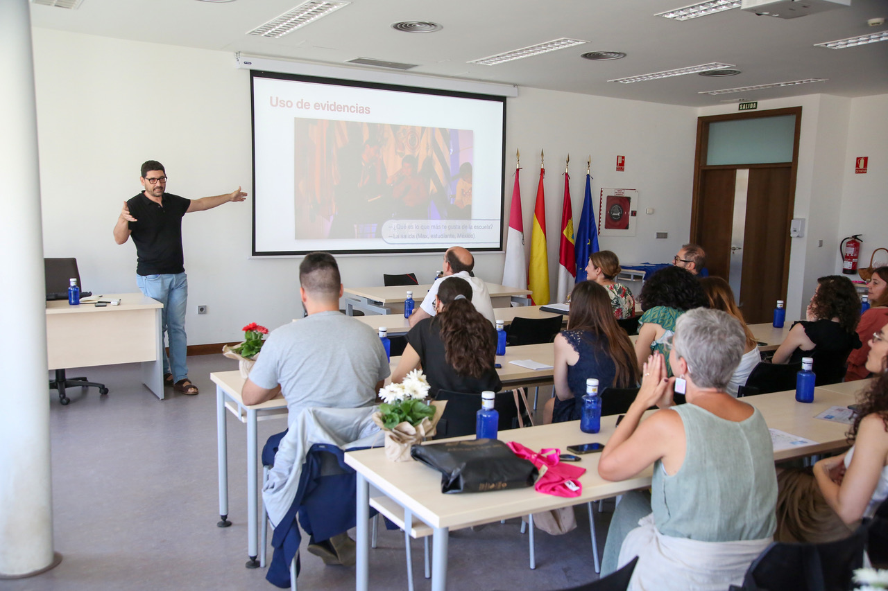 Clausura del Curso de Especialista en Comunicación Aumentativa y Alternativa de la UCLM. Imagen cedida por la entidad.