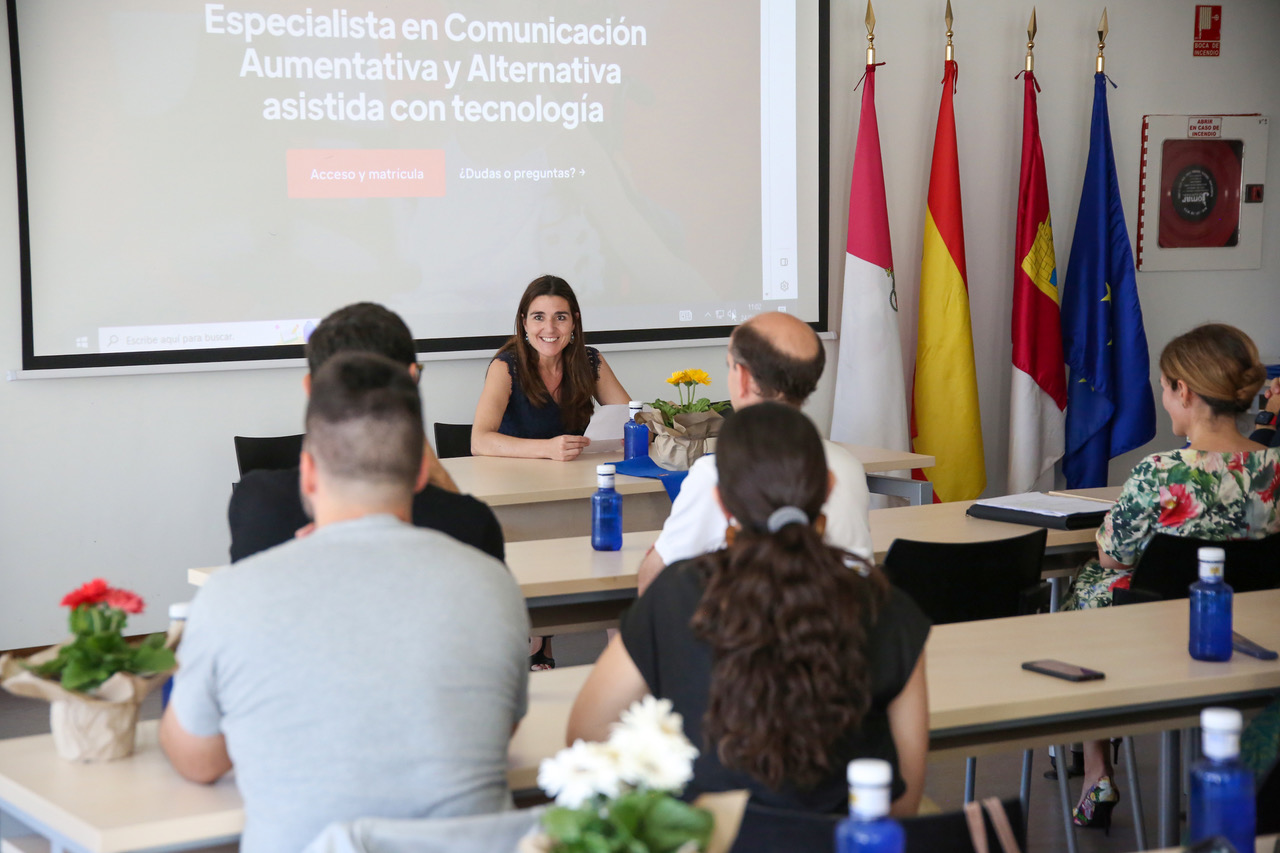 Clausura del Curso de Especialista en Comunicación Aumentativa y Alternativa de la UCLM. Imagen cedida por la entidad.