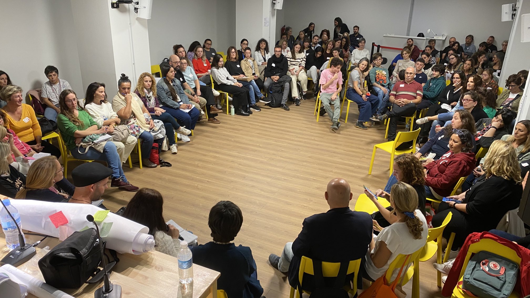 Asamblea en Madrid en 2022, en el marco de este amplio proyecto que trabaja por la inclusión. / L.O.